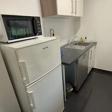 2 In Mit Privatparkplatz-self Check In-15min Bis Frankfurt-25min Bis Flughafen *