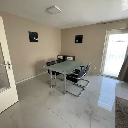Apartment In In Der Naehe Von Frankfurt Und Flughafen-self Check In *