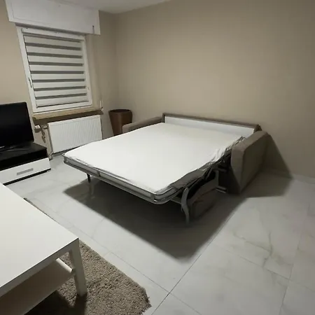 Holiday Apartment In Karben Mit Parkplatz Direkt Vor Der Wohnung-15Min Von Frankfurt, 25Min Bis Flughafen-Self Check In Apartman Karben