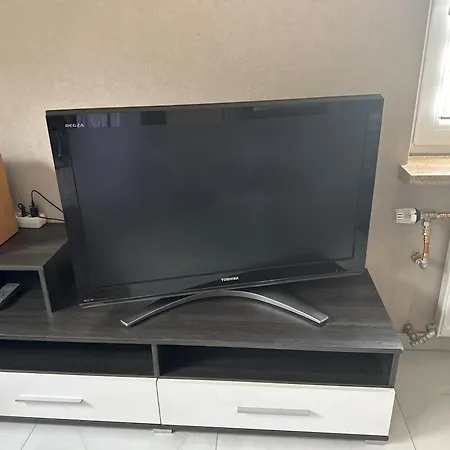 Holiday Apartment In Karben Mit Parkplatz Direkt Vor Der Wohnung-15Min Von Frankfurt, 25Min Bis Flughafen-Self Check In *