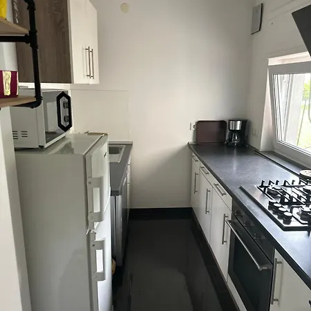 2 In Mit Privatparkplatz-self Check In-15min Bis Frankfurt-25min Bis Flughafen Apartamento