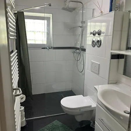 Apartamento 2 In Mit Privatparkplatz-self Check In-15min Bis Frankfurt-25min Bis Flughafen Karben