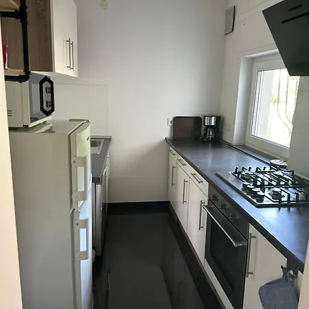 Apartman Holiday Apartment In Karben Mit Parkplatz Direkt Vor Der Wohnung-15Min Von Frankfurt, 25Min Bis Flughafen-Self Check In