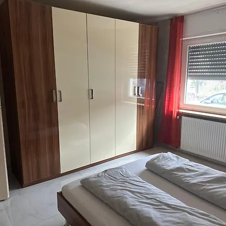 Apartman Holiday Apartment In Karben Mit Parkplatz Direkt Vor Der Wohnung-15Min Von Frankfurt, 25Min Bis Flughafen-Self Check In