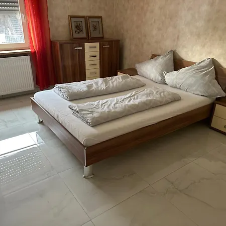 Apartman Holiday Apartment In Karben Mit Parkplatz Direkt Vor Der Wohnung-15Min Von Frankfurt, 25Min Bis Flughafen-Self Check In Karben