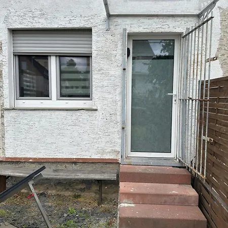 Holiday Apartment In Karben Mit Parkplatz Direkt Vor Der Wohnung-15Min Von Frankfurt, 25Min Bis Flughafen-Self Check In Karben