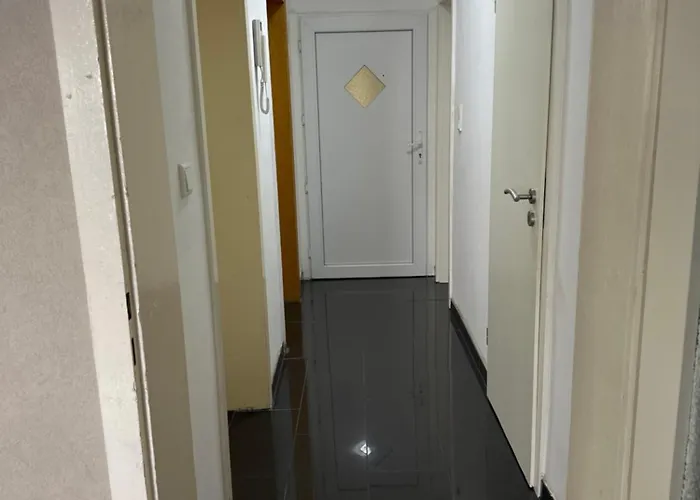 2 In Mit Privatparkplatz-self Check In-15min Bis Frankfurt-25min Bis Flughafen Apartment