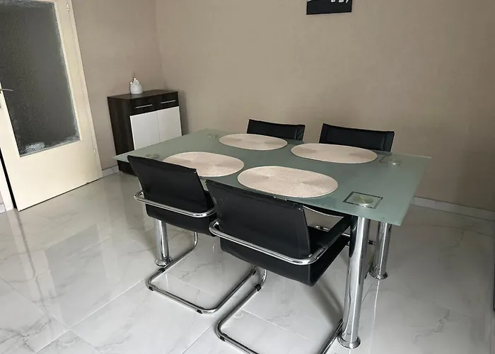 2 In Mit Privatparkplatz-self Check In-15min Bis Frankfurt-25min Bis Flughafen *